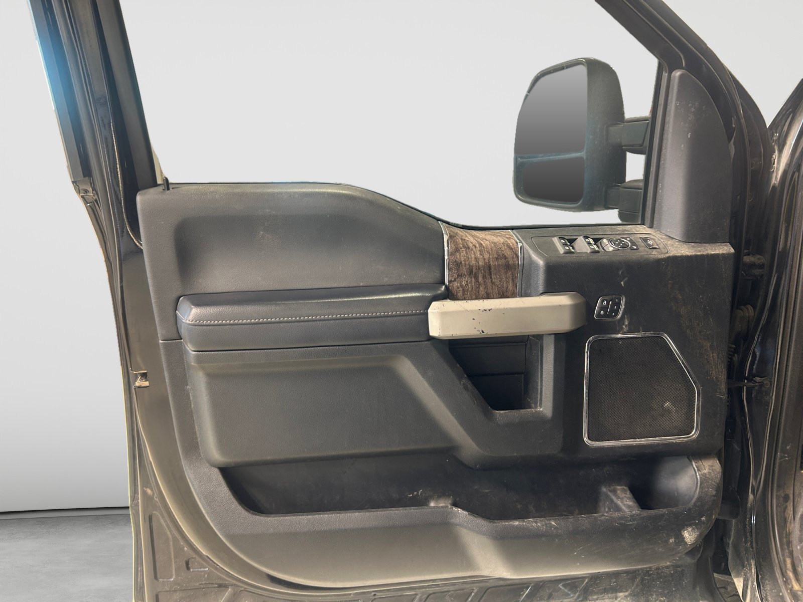 Used 2019 Ford F250 Lariat w/ Lariat Ultimate Package AWD/4WD image 7