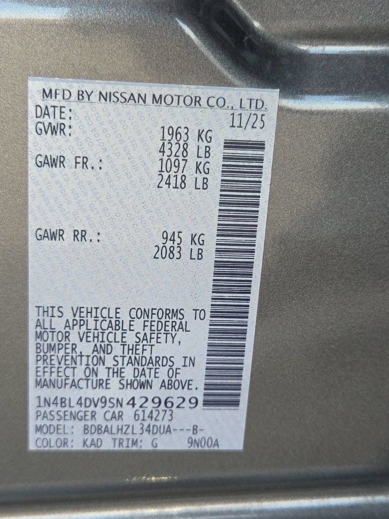 Used 2025 Nissan Altima 2.5 SV FWD image 3