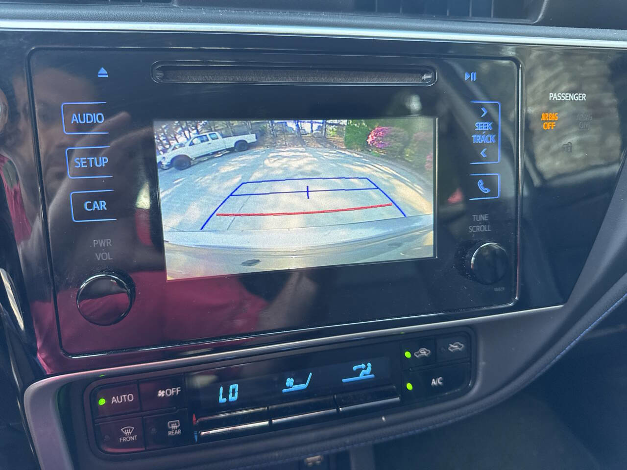 Used 2017 Toyota Corolla SE image 19