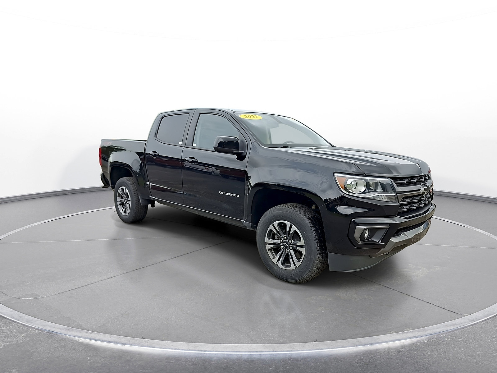 Used 2022 Chevrolet Colorado Z71 AWD/4WD image 2