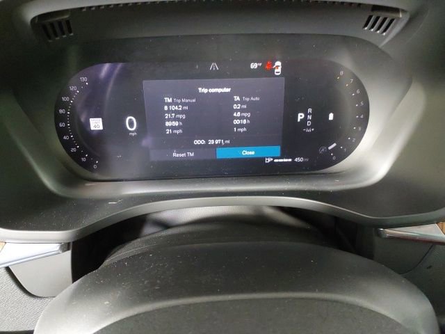 Used 2023 Volvo XC60 B5 Plus image 34