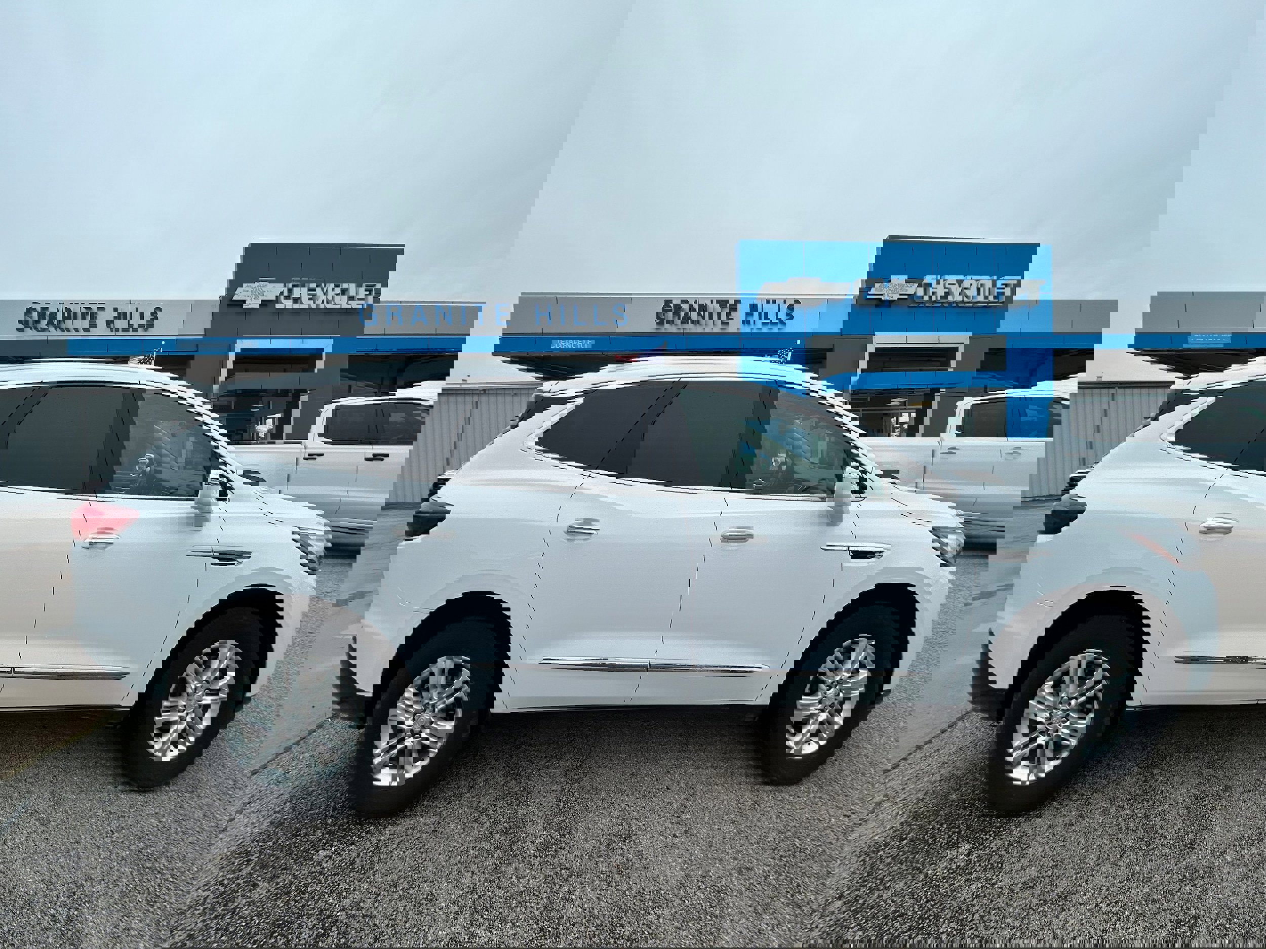 Used 2019 Buick Enclave Essence FWD image 10