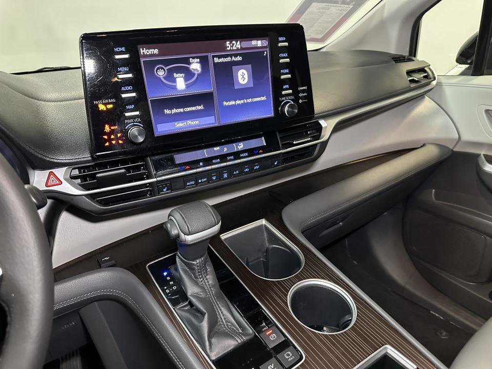 Certified 2021 Toyota Sienna XLE image 28