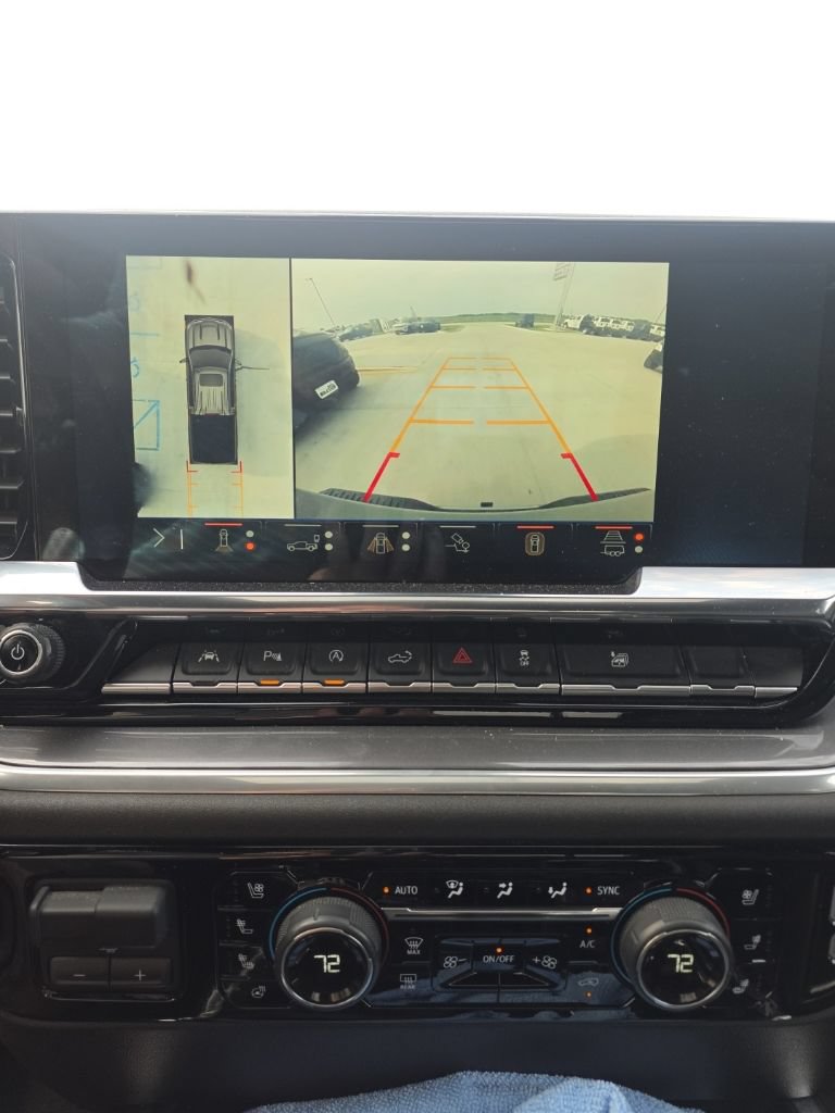 Used 2024 Chevrolet Silverado 1500 High Country AWD/4WD image 17