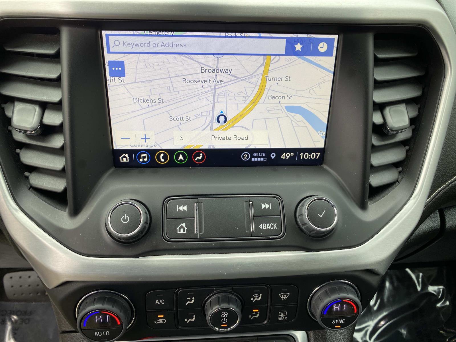 Used 2023 GMC Acadia SLT image 11