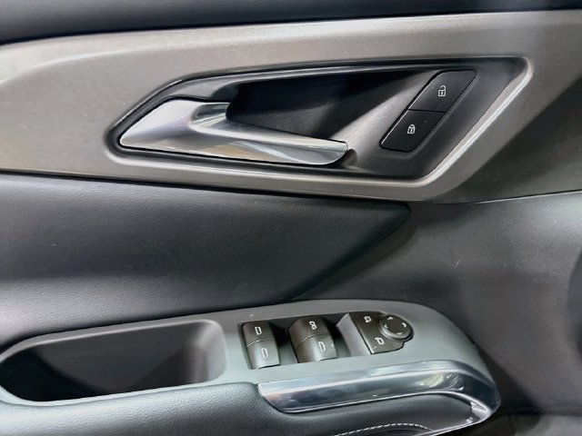 New 2027 Chevrolet Traverse LT w/ LPO, Floor Liner Package FWD image 18