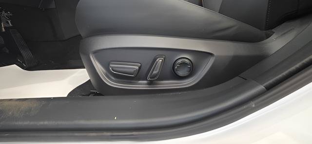 New 2026 Toyota Prius Plug-In Hybrid FWD image 16
