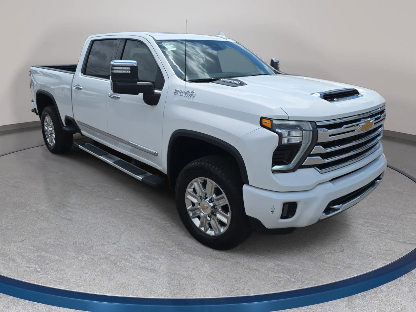 Used 2025 Chevrolet Silverado 2500 High Country w/ Technology Package AWD/4WD image 3