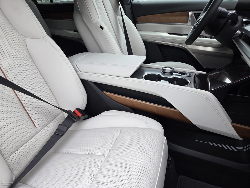 New 2027 Cadillac Vistiq Sport AWD/4WD image 8