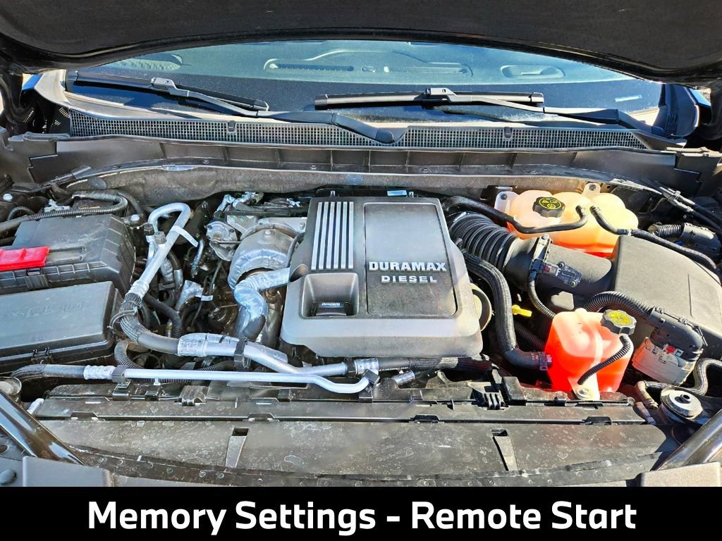 Used 2022 Chevrolet Tahoe RST w/ Luxury Package AWD/4WD image 17