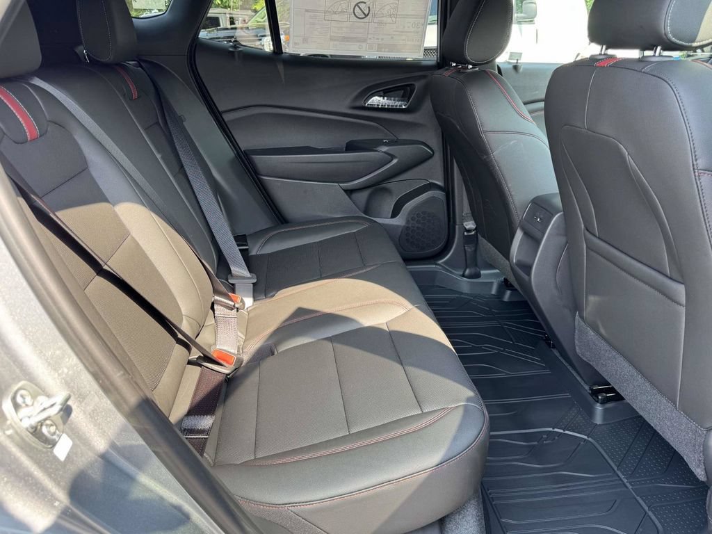 New 2026 Chevrolet Trax RS w/ Sunroof Package FWD image 15