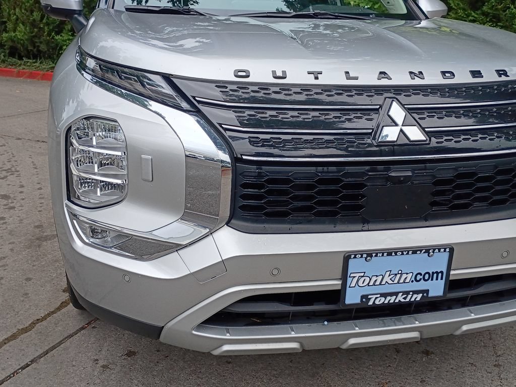 Used 2023 Mitsubishi Outlander 4WD Plug-In Hybrid image 11