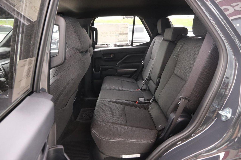 New 2026 Toyota 4Runner SR5 AWD/4WD image 10