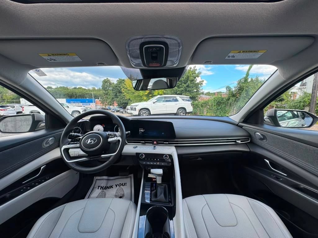 Certified 2023 Hyundai Elantra Limited FWD image 25