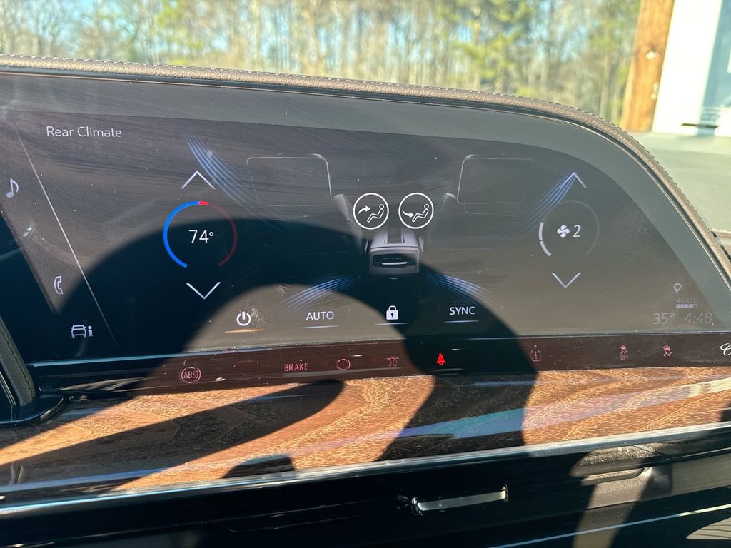 Used 2023 Cadillac Escalade Premium Luxury Platinum image 25