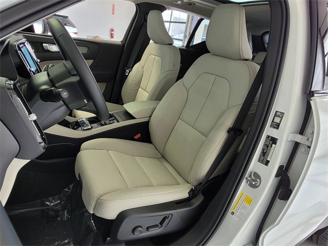 New 2026 Volvo XC40 B5 Plus w/ Protection Package Premier image 7