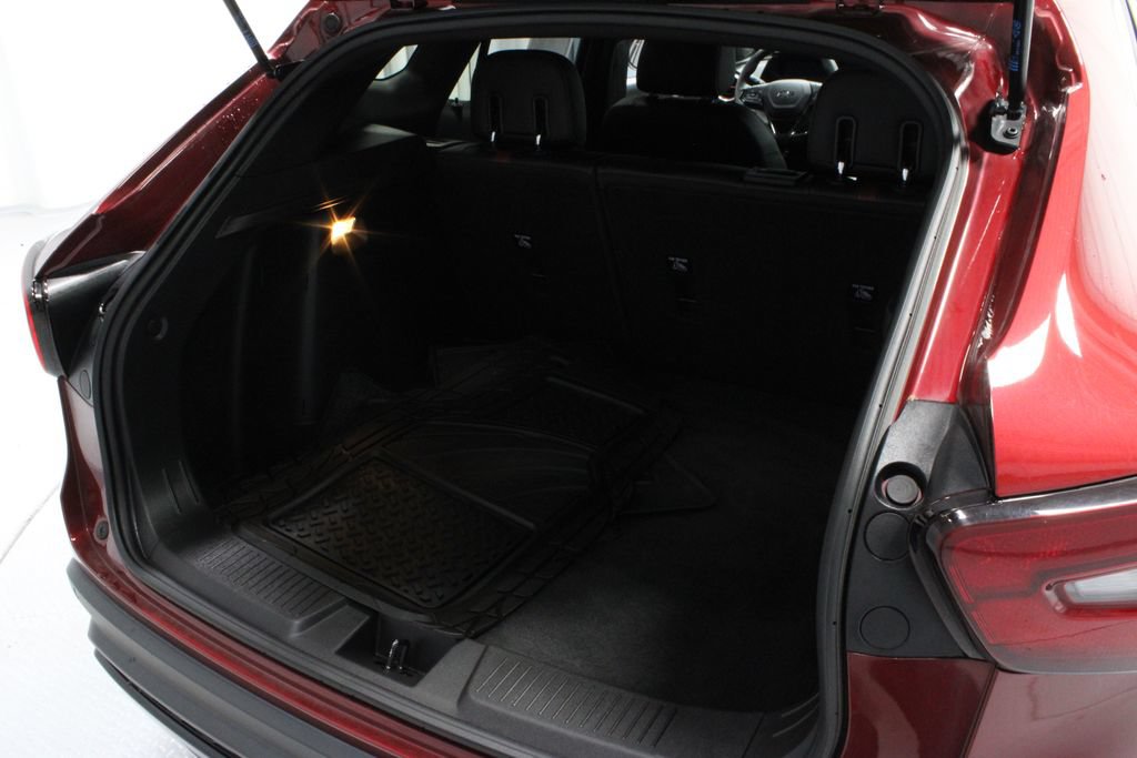 Used 2025 Chevrolet Trax RS w/ Driver Confidence Package FWD image 19