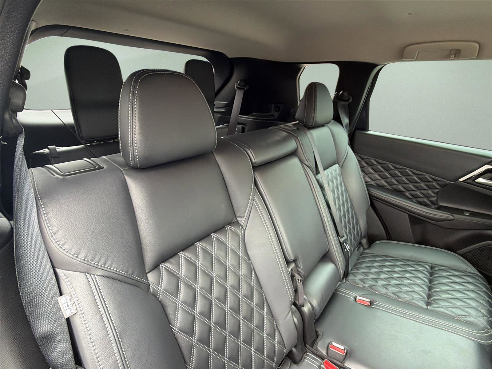 Used 2022 Mitsubishi Outlander SEL AWD/4WD image 23