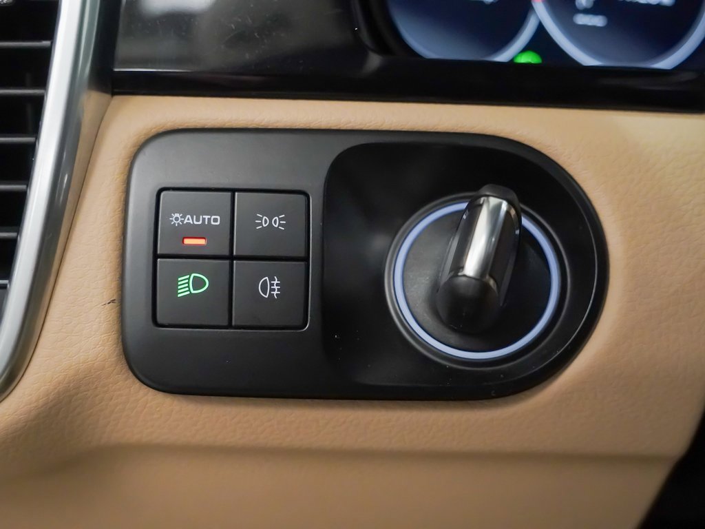 Certified 2023 Porsche Cayenne image 25