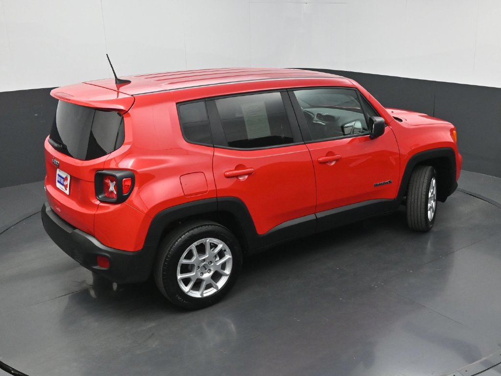 Used 2023 Jeep Renegade Latitude AWD/4WD image 31
