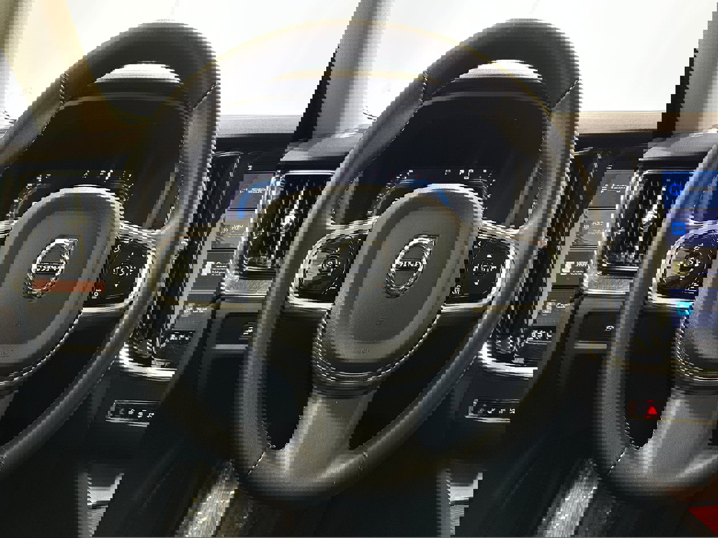 Used 2024 Volvo S60 B5 Plus image 10