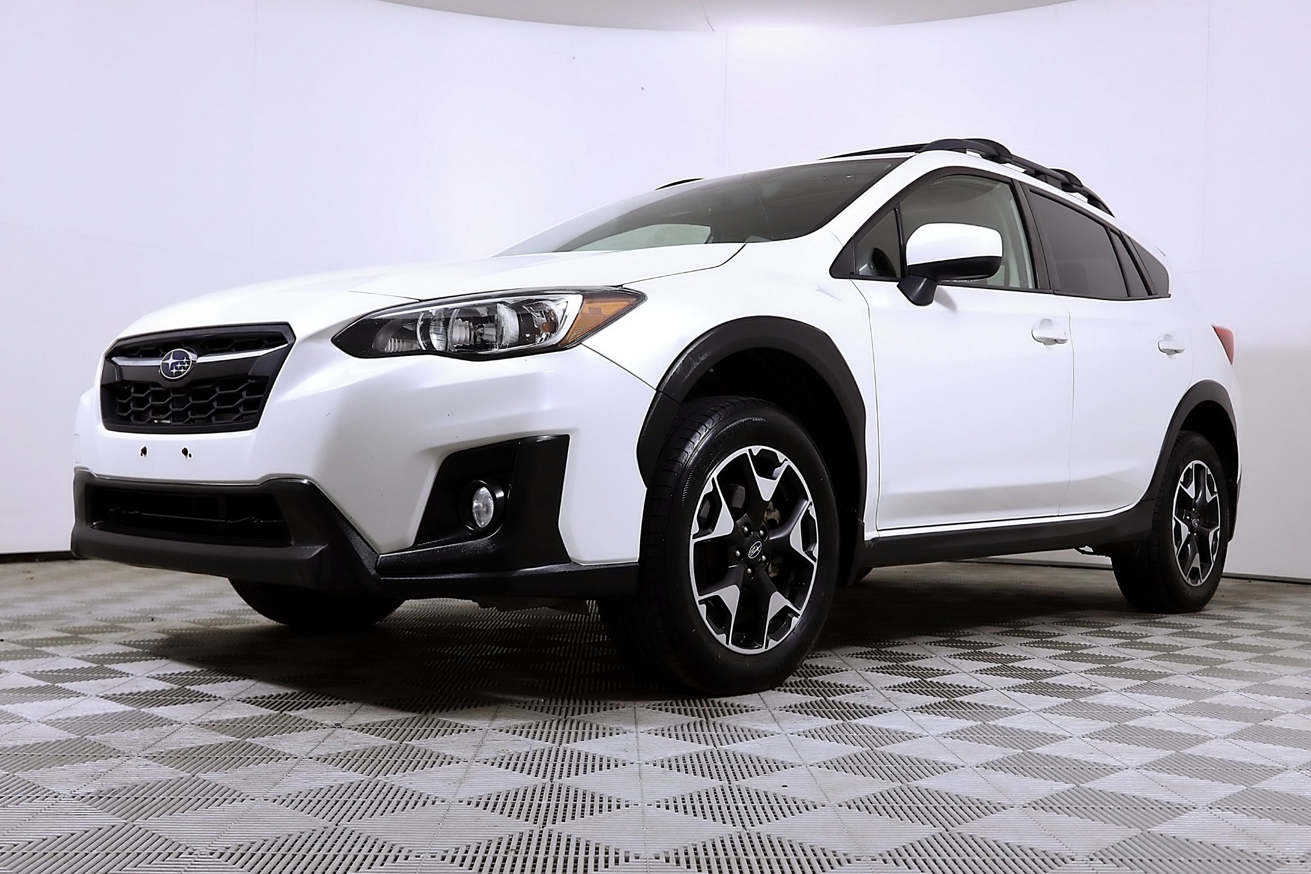 Used 2019 Subaru Crosstrek 2.0i Premium w/ Moonroof Package AWD/4WD image 2
