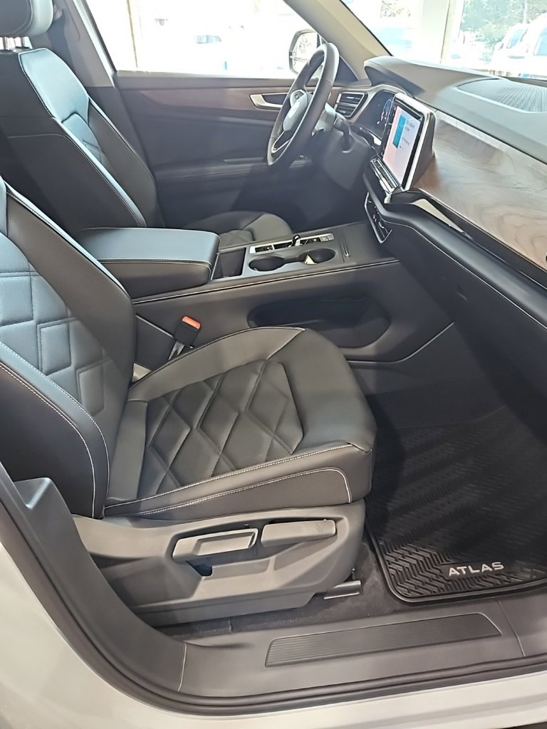 New 2026 Volkswagen Atlas SE image 13