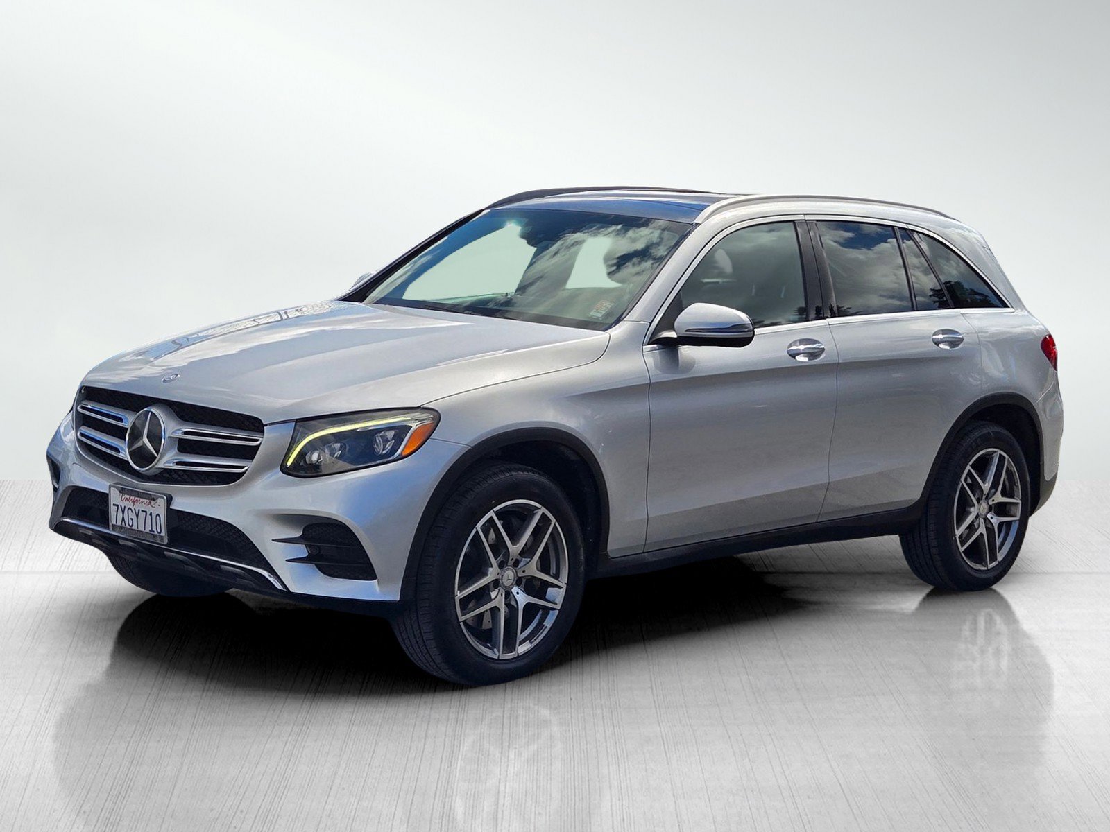 Used 2017 Mercedes-Benz GLC 300 4MATIC image 8