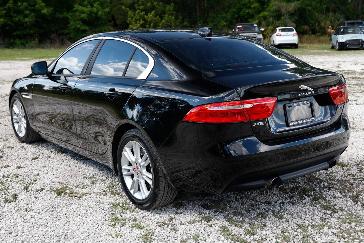 Used 2018 Jaguar XE Premium RWD image 5