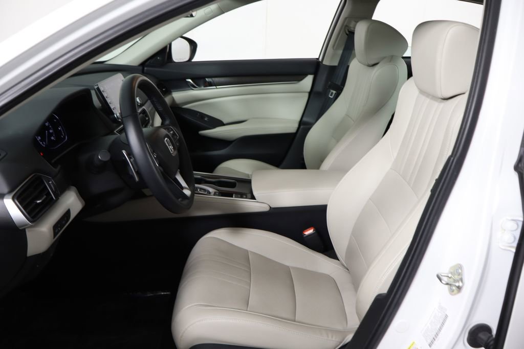 Used 2018 Honda Accord Touring image 14