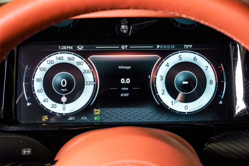Used 2025 Aston Martin Vanquish RWD image 27