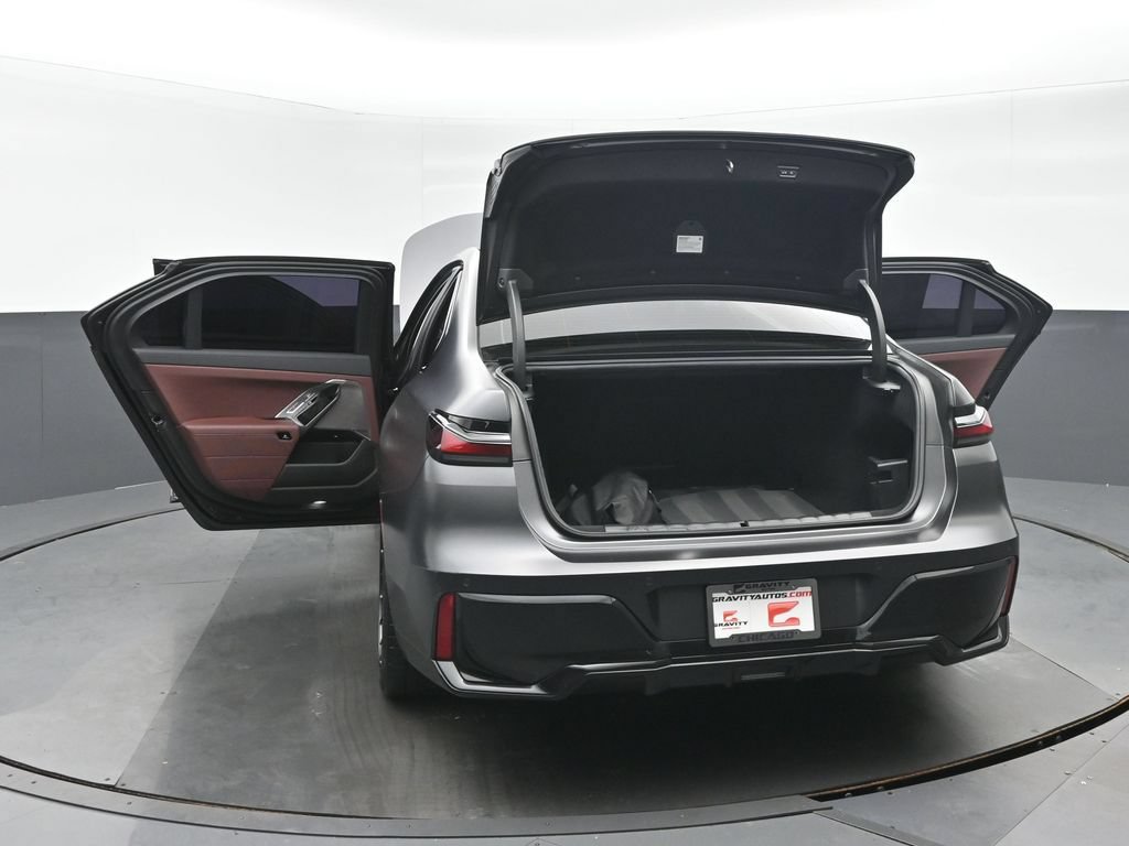Used 2023 BMW i7 xDrive60 AWD/4WD image 45