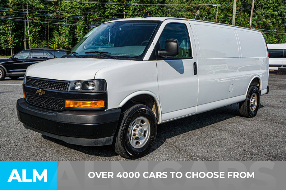 Used 2025 Chevrolet Express 3500 Extended w/ Driver Convenience Package RWD image 2