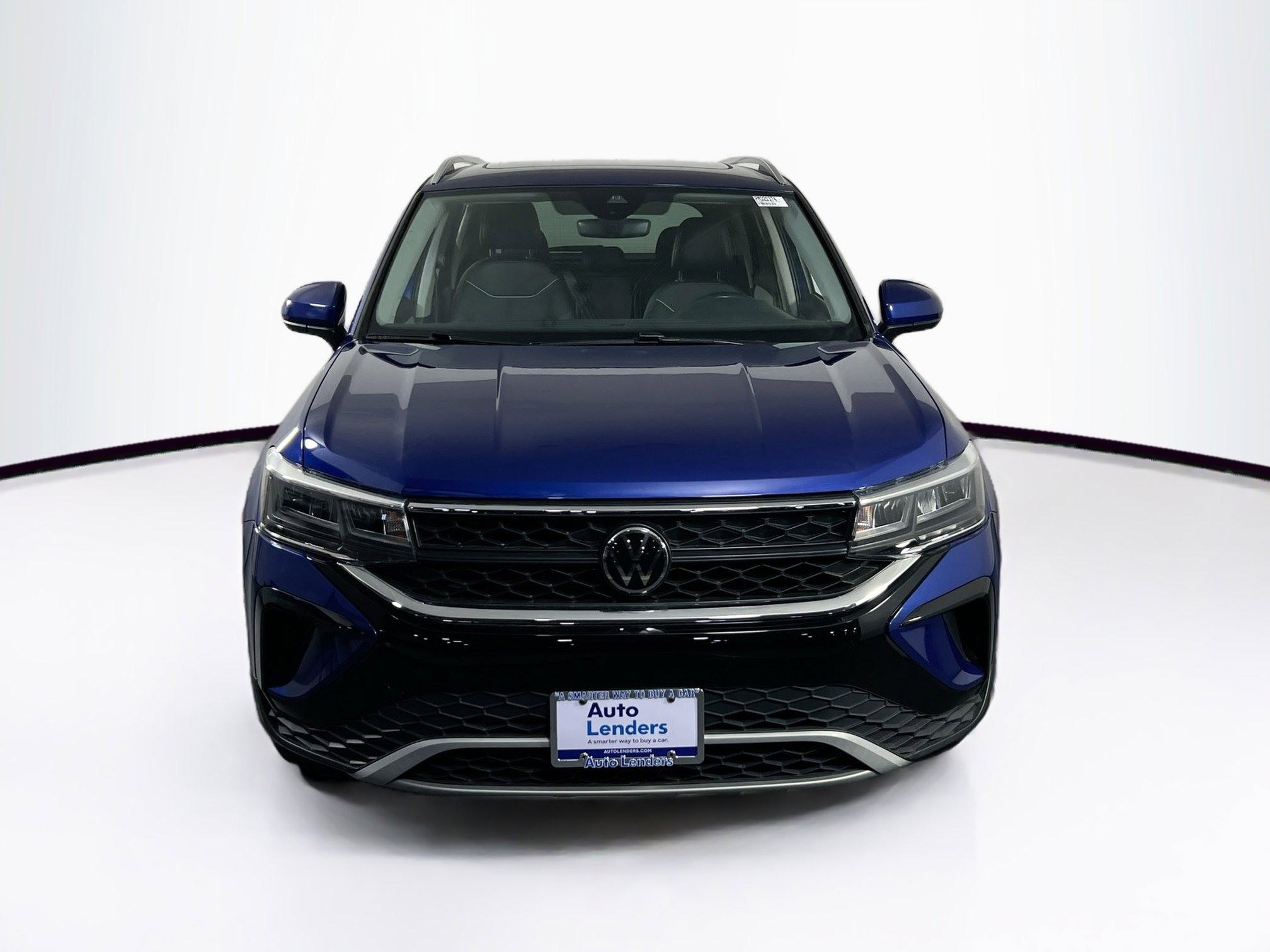 Used 2023 Volkswagen Taos SE image 2