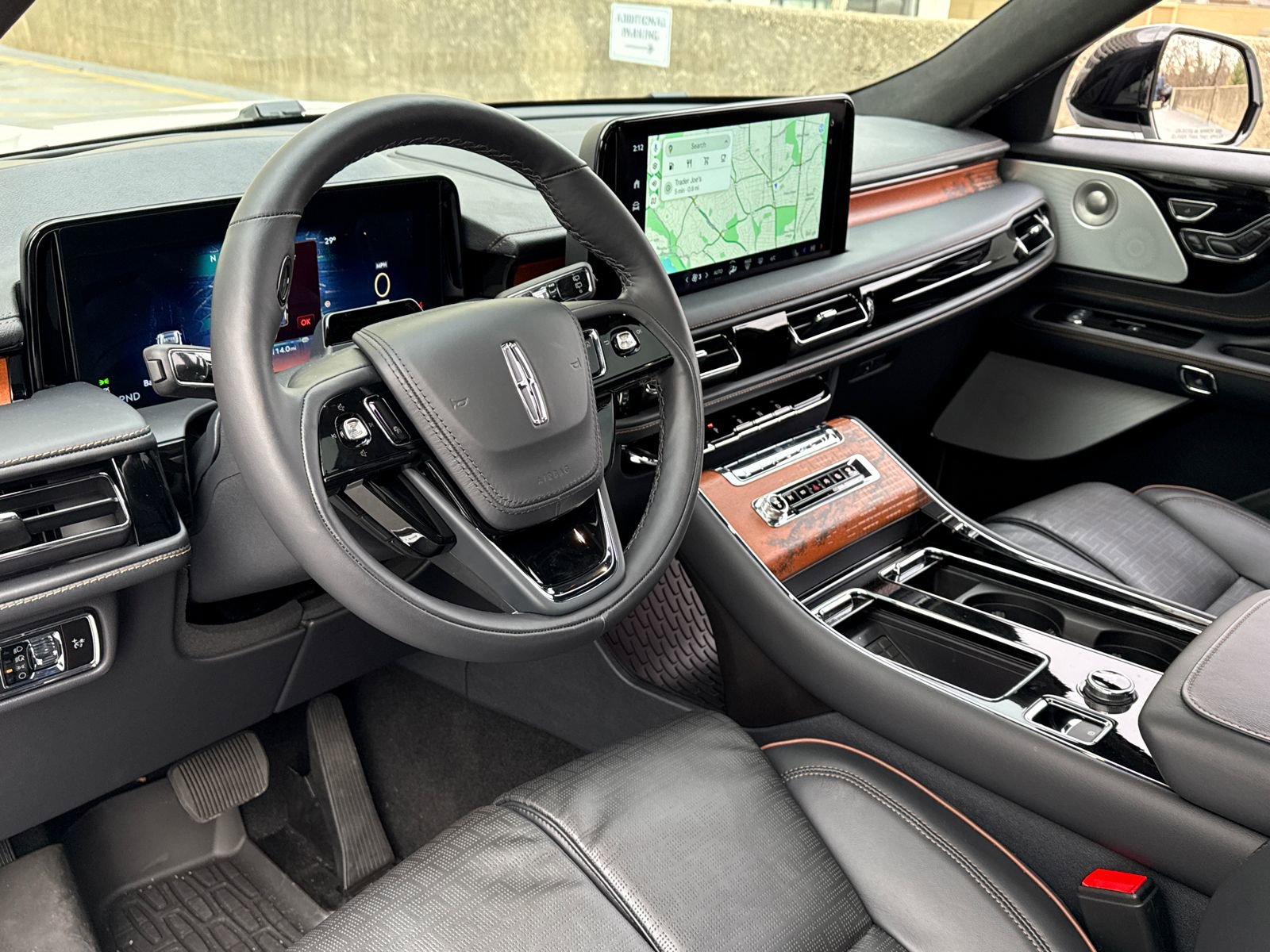 New 2025 Lincoln Aviator Black Label w/ Black Label Special Edition AWD/4WD image 15