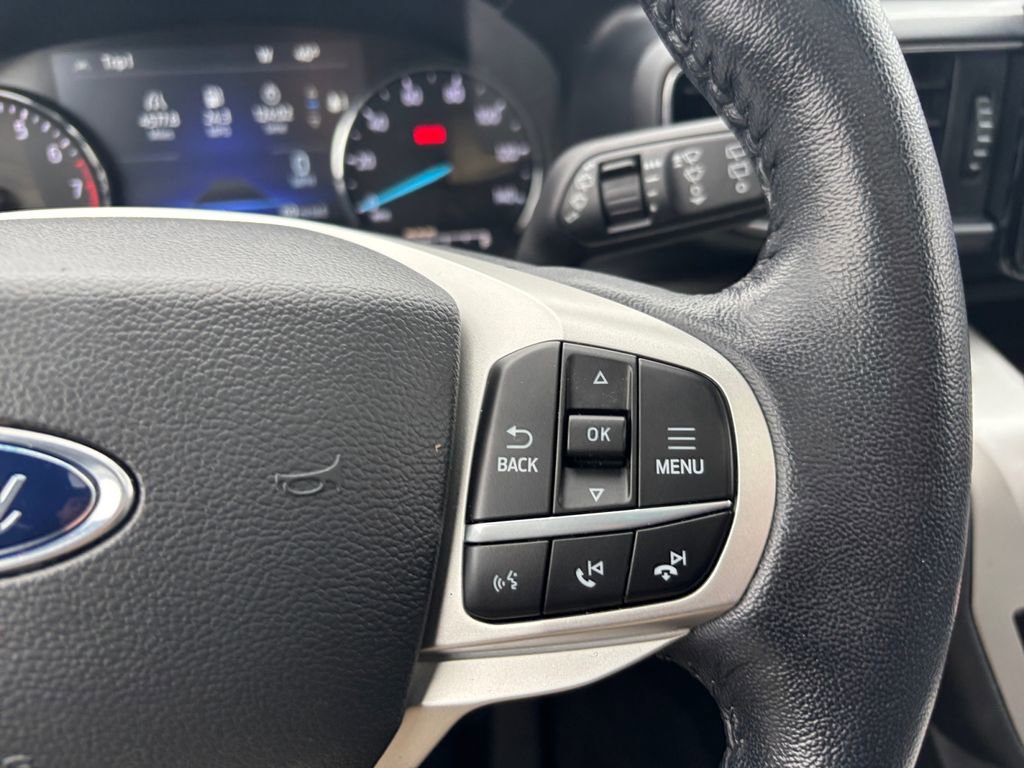 Used 2022 Ford Explorer XLT w/ Equipment Group 202A AWD/4WD image 19