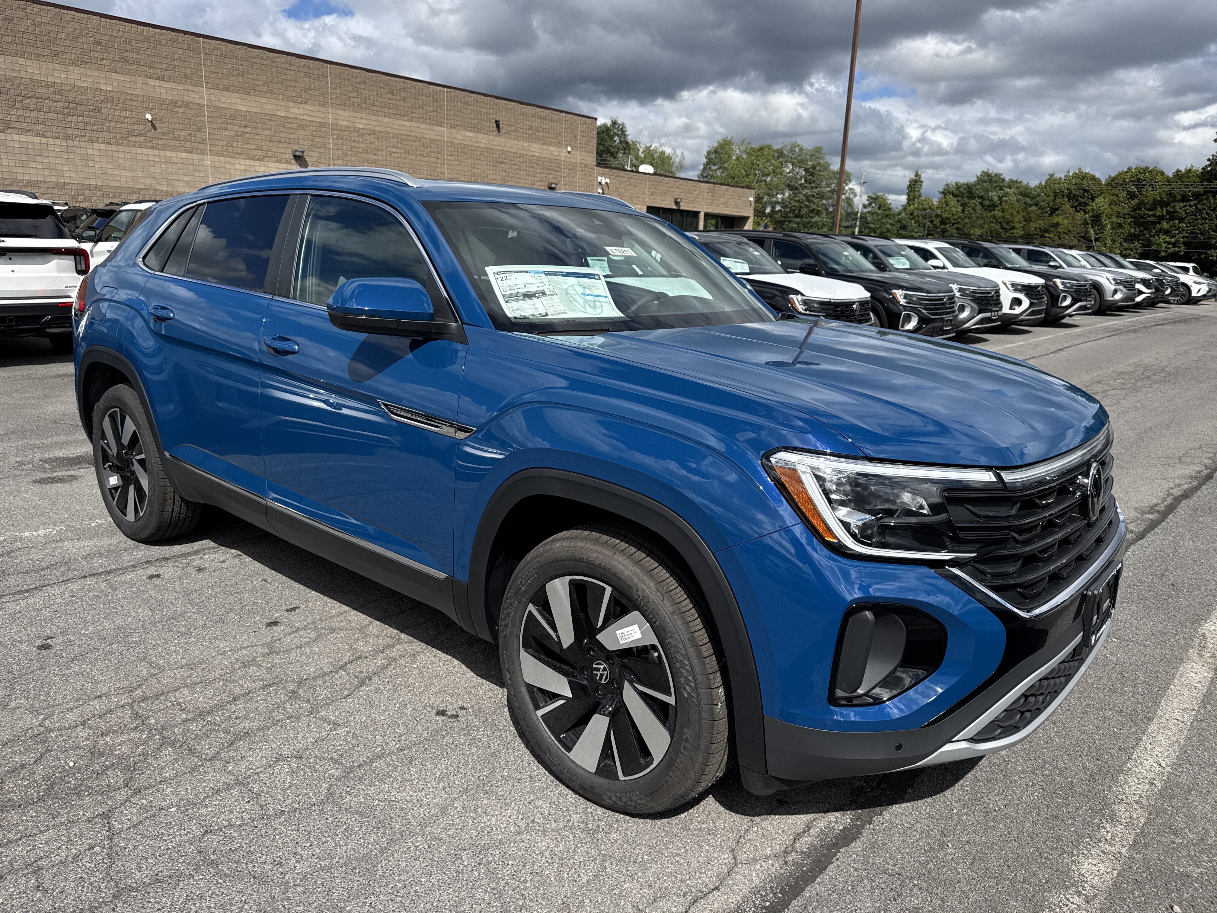 New 2026 Volkswagen Atlas Cross Sport SEL AWD/4WD image 2