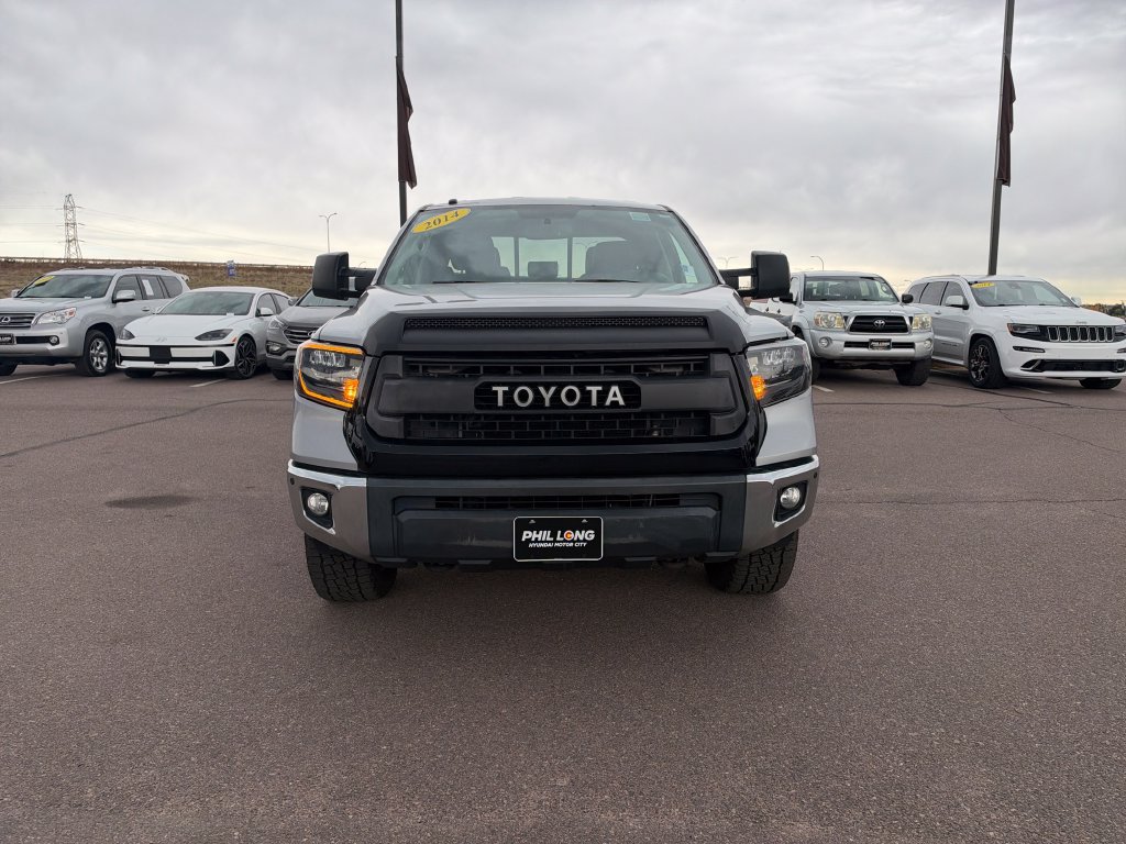 Used 2014 Toyota Tundra Limited w/ Limited Premium Package AWD/4WD image 9