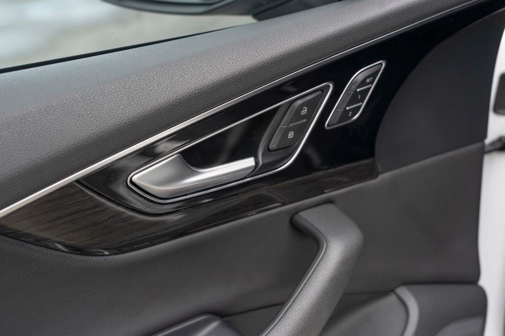 Used 2017 Audi Q7 3.0T Premium Plus w/ Premium Plus Package image 18