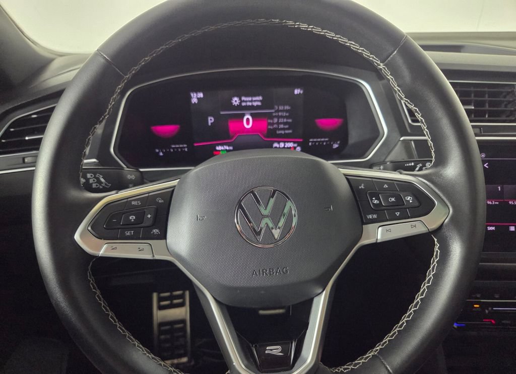 Used 2023 Volkswagen Tiguan SE R-Line FWD image 15