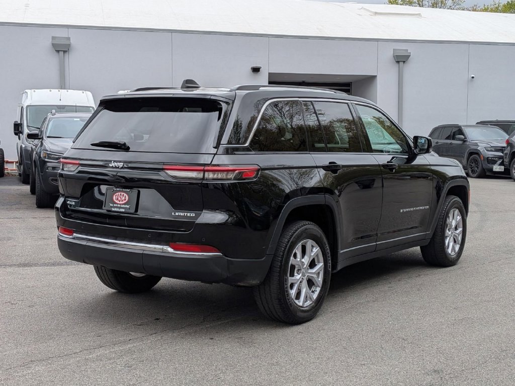 Certified 2022 Jeep Grand Cherokee Limited AWD/4WD image 3