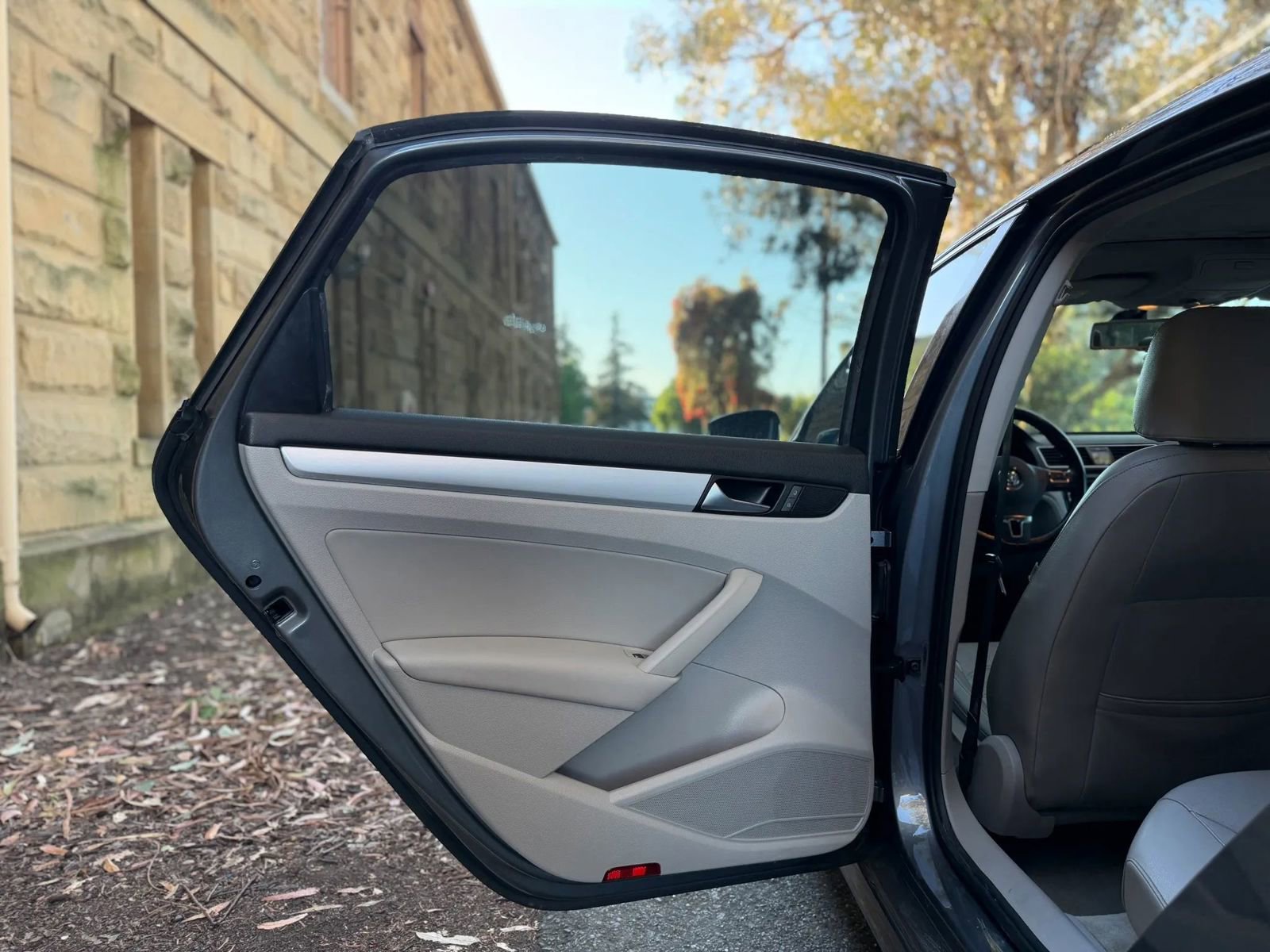 Used 2013 Volkswagen Passat 2.5 SE image 18