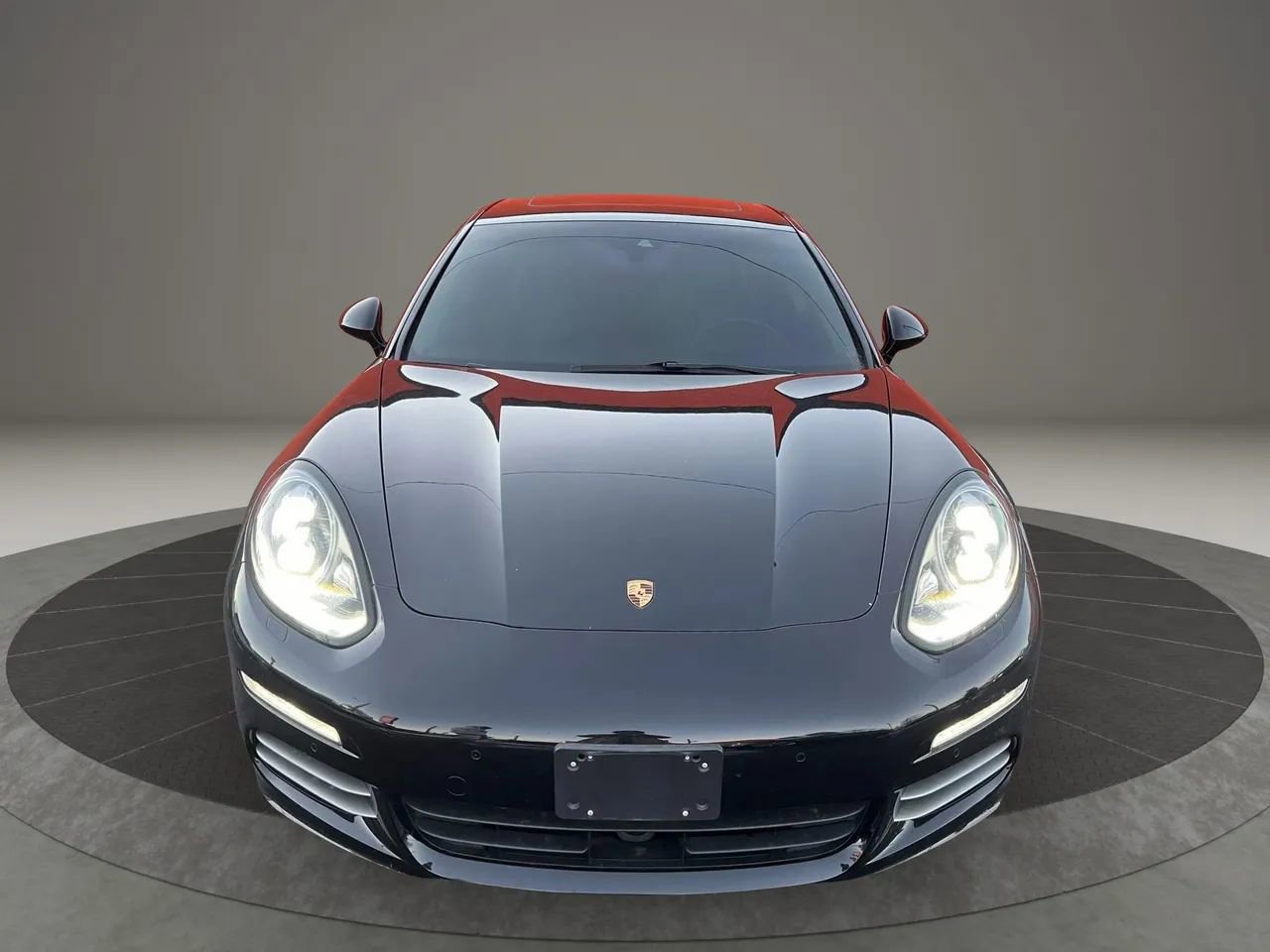 Used 2016 Porsche Panamera 4S image 2