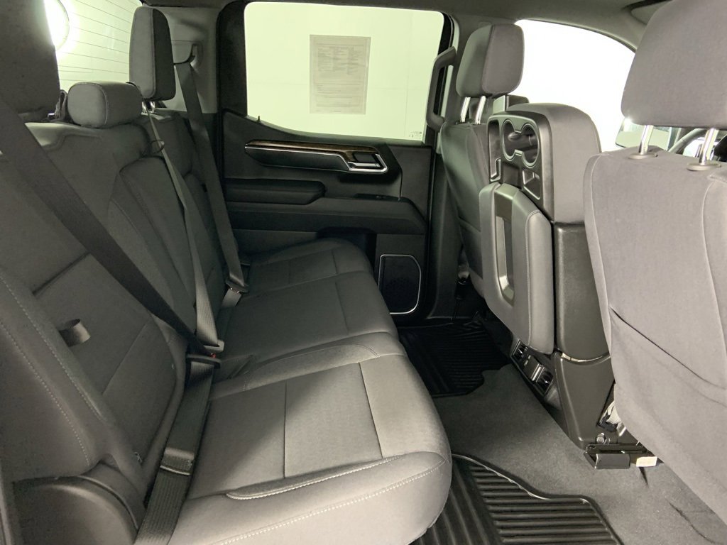Used 2025 GMC Sierra 1500 Elevation image 13