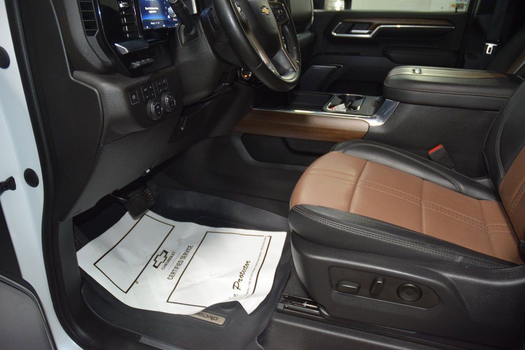 Used 2024 Chevrolet Silverado 2500 High Country w/ Technology Package image 43
