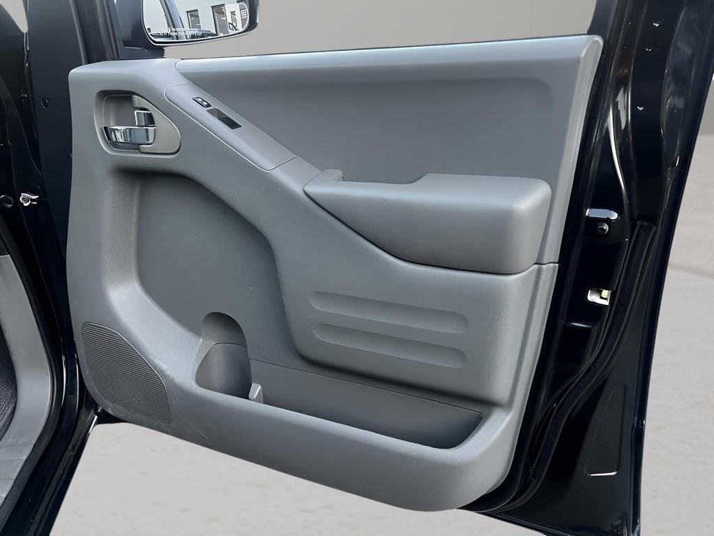 Used 2019 Nissan Frontier SV image 34