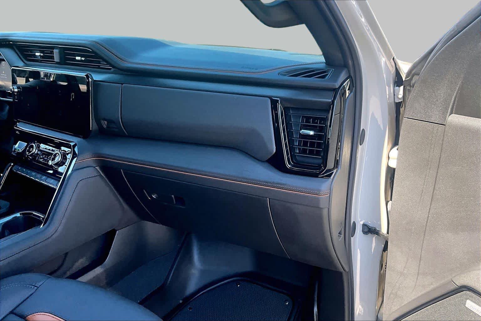 Used 2026 GMC Sierra 1500 AT4 w/ Technology Package AWD/4WD image 19