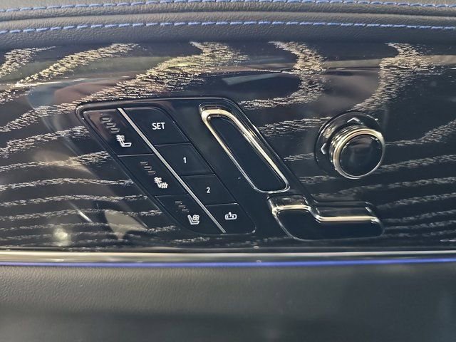 Used 2026 Cadillac Escalade IQ Sport 1 w/ LPO, ONYX Package AWD/4WD image 32