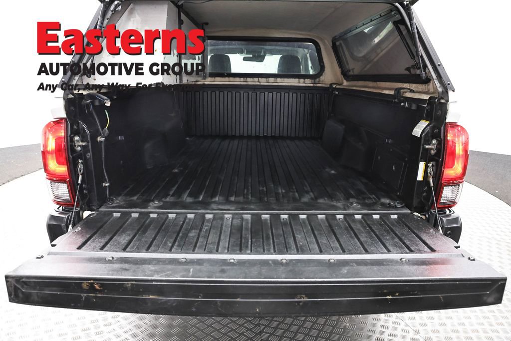 Used 2019 Toyota Tacoma SR image 9