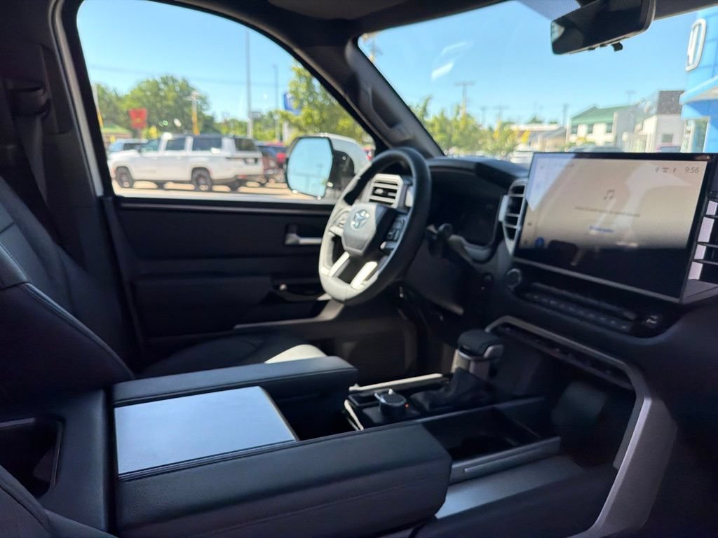Used 2025 Toyota Sequoia Limited w/ Tow Technology Package AWD/4WD image 14